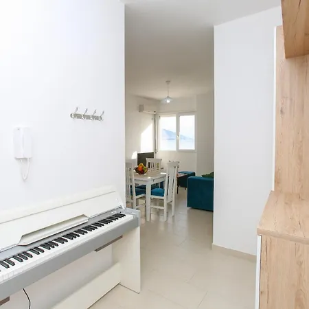 Apartment Sea View In 007 *